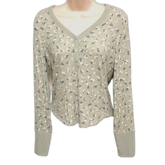 HIPPIE ROSE Juniors' Long-Sleeve Henley Floral T-Shirt Green Medium - Picture 2 of 13